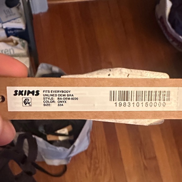 SKIMS fits everybody Unlined Demi Bra Onyx 32A - Picture 2 of 2